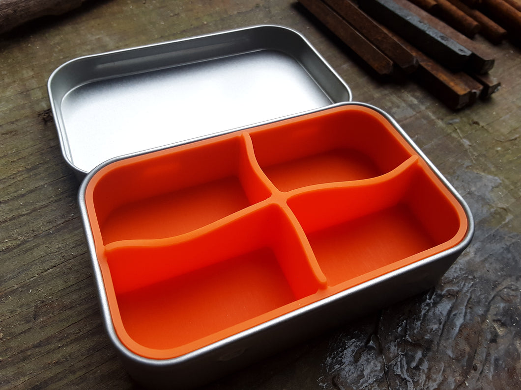 Silicone tin divider with tin by Country Comm